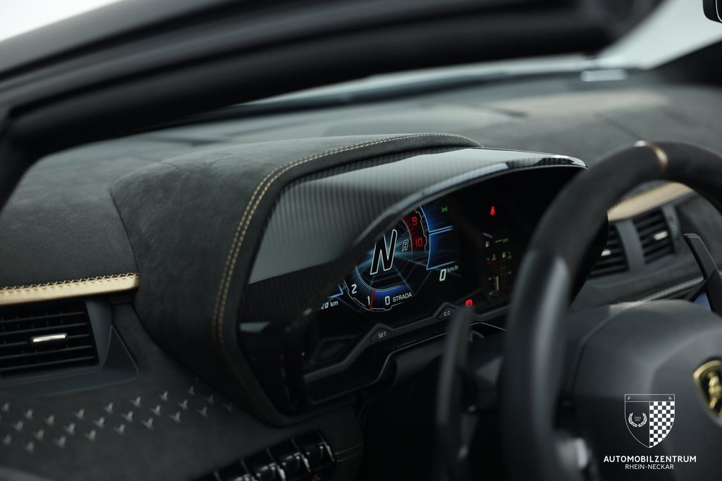 Lamborghini Aventador 2022