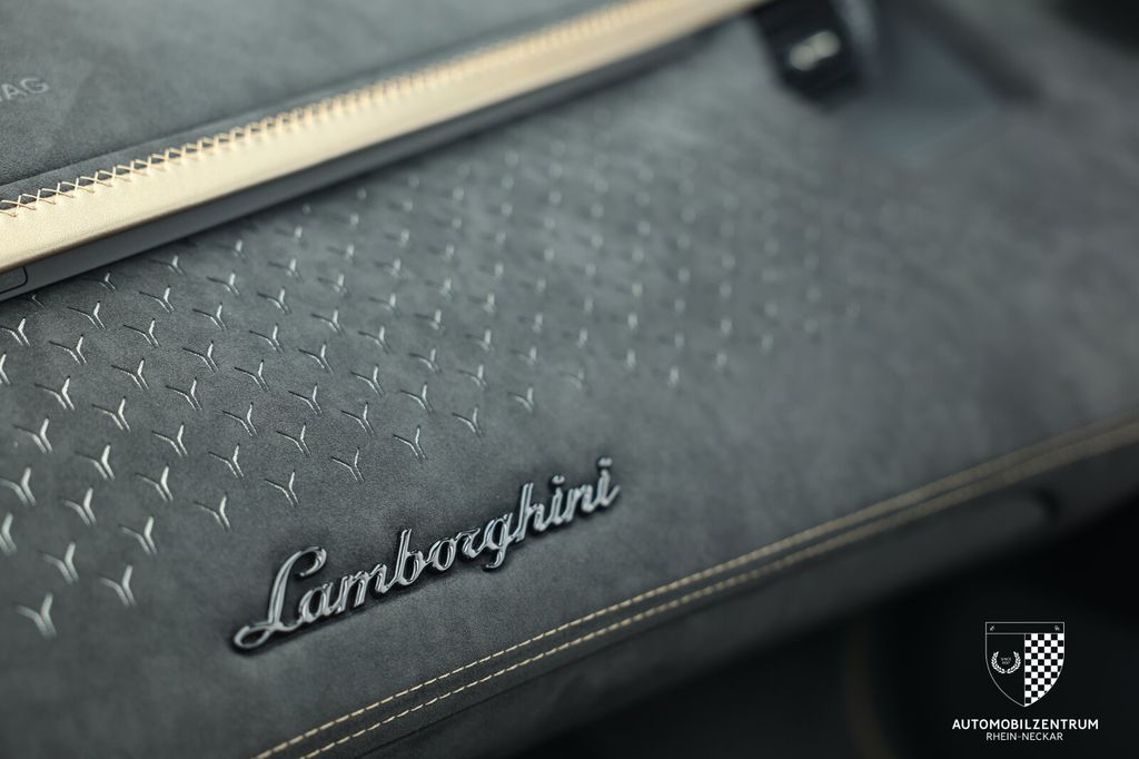 Lamborghini Aventador 2022