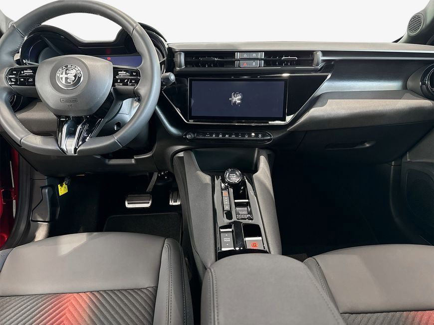Alfa Romeo Junior 2025
