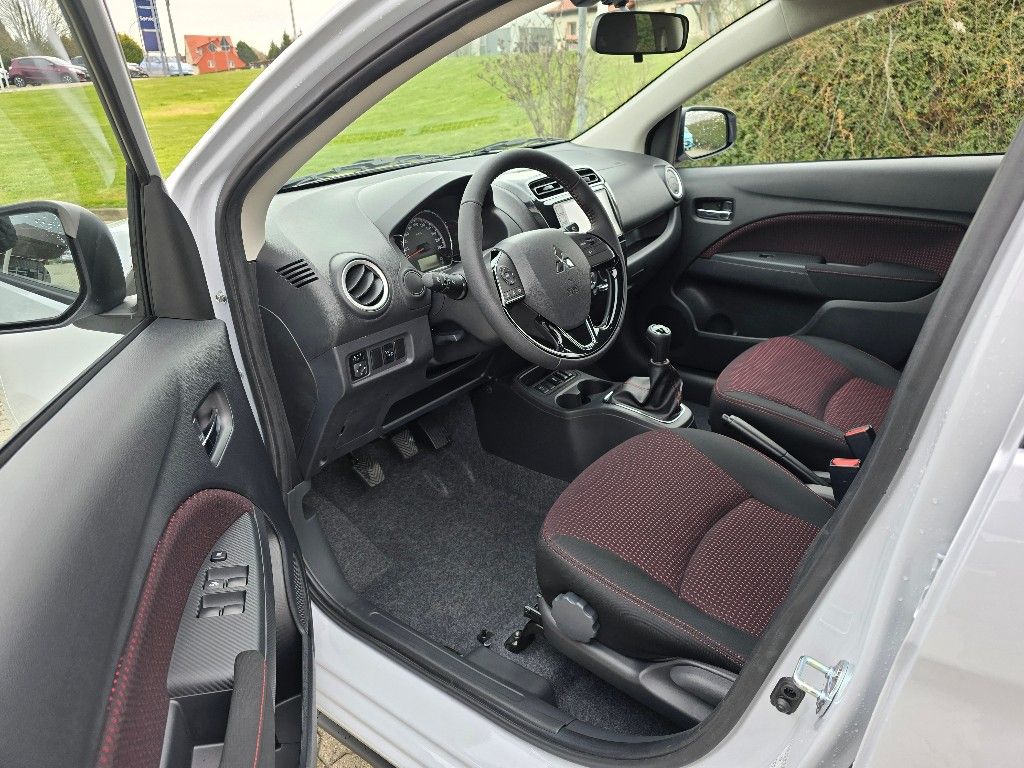 Mitsubishi Space Star 2025