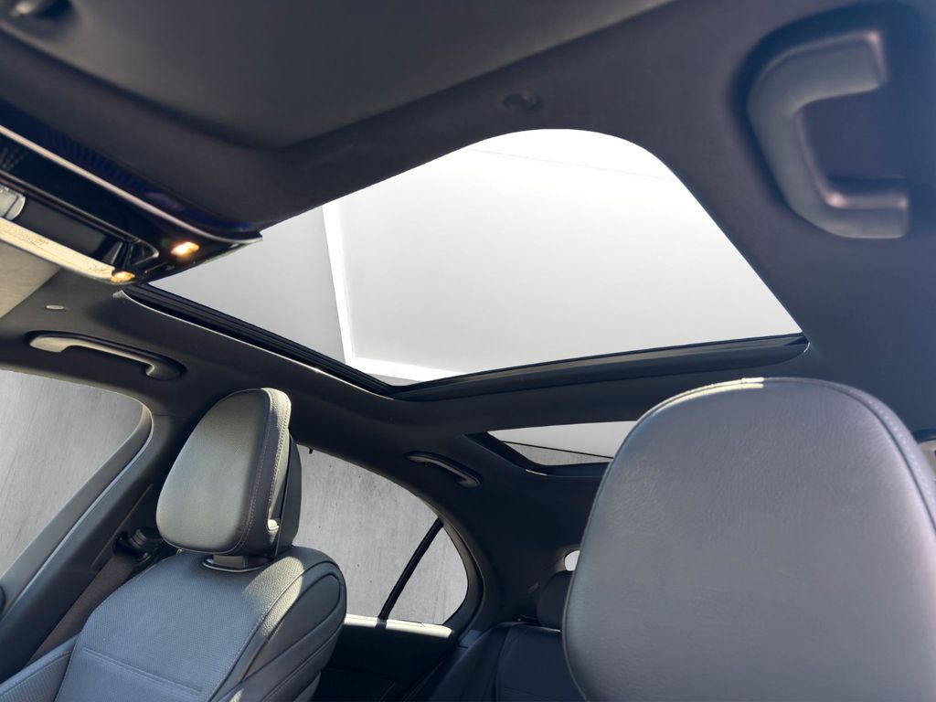 Mercedes-Benz C 300 2023