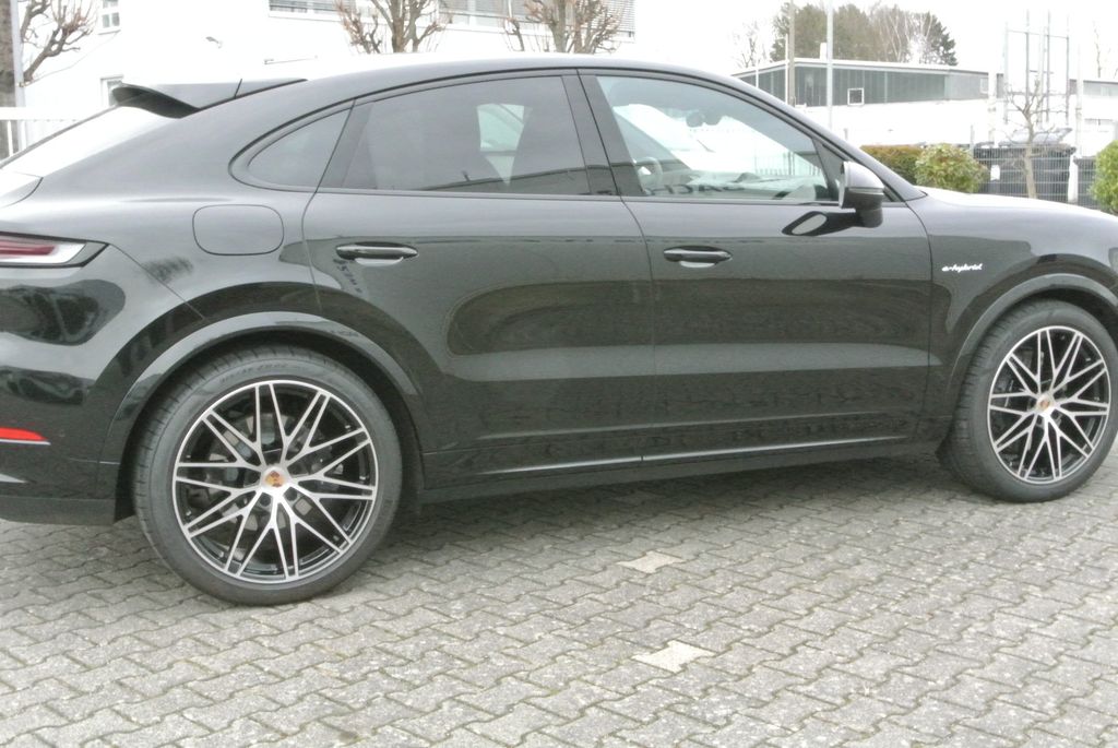 Porsche Cayenne 2025