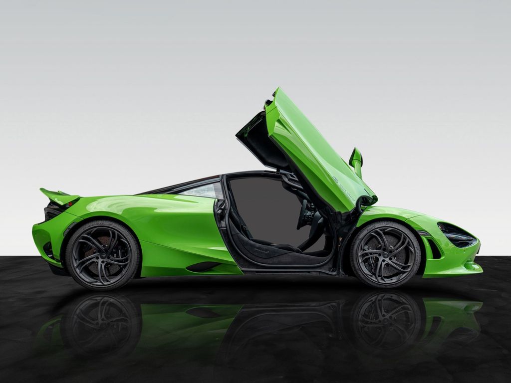 McLaren 750S 2025