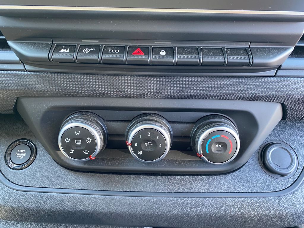 Nissan Primastar 2024