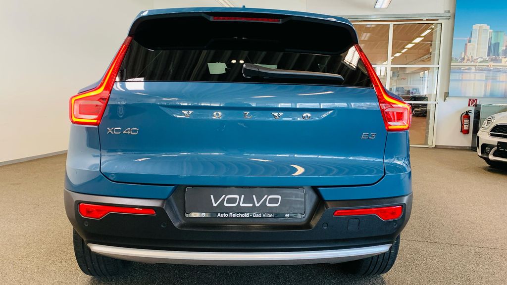 Volvo XC40 2025