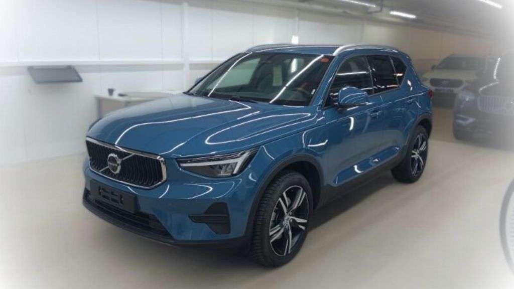 Volvo XC40 2025