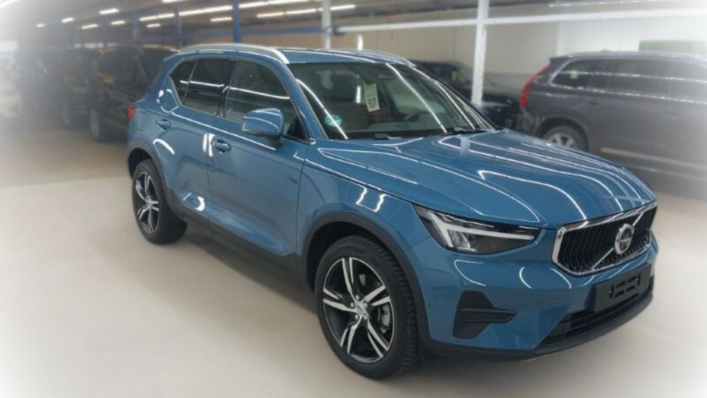 Volvo XC40 2025