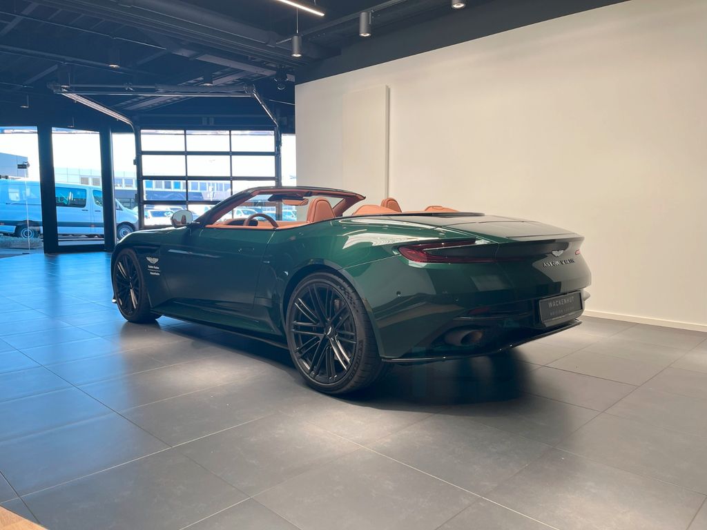Aston Martin DB12 2024