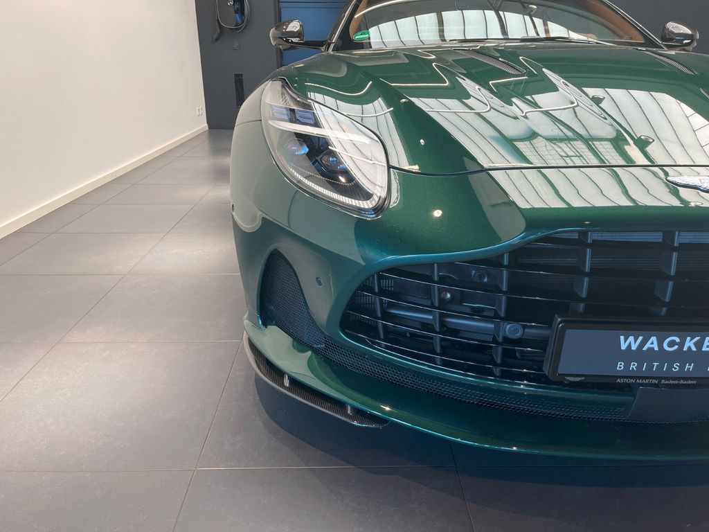 Aston Martin DB12 2024