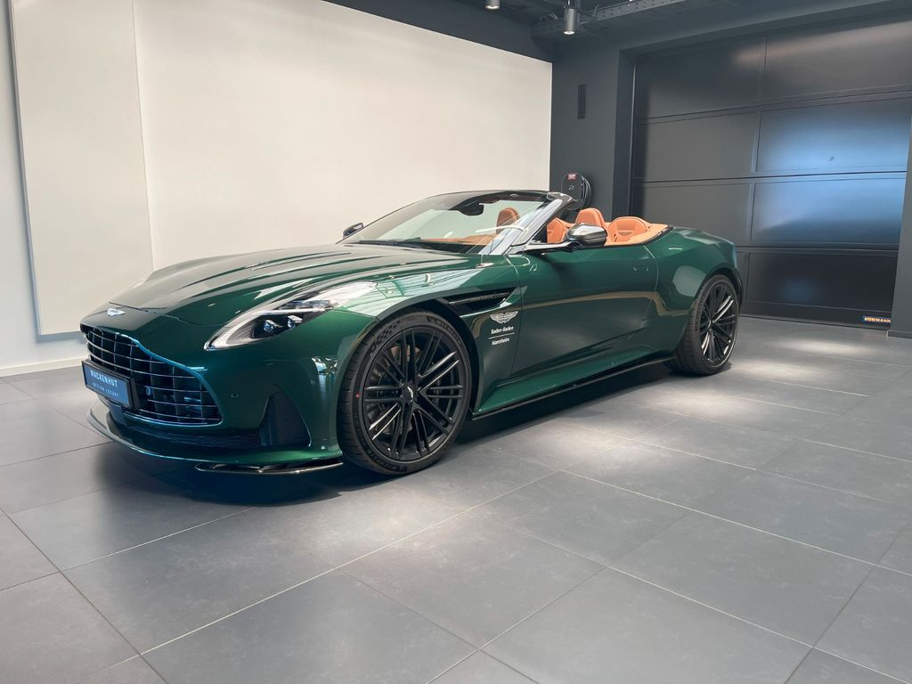 Aston Martin DB12 2024