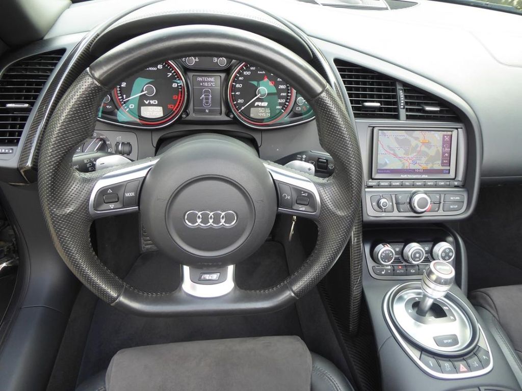 Audi R8 2011