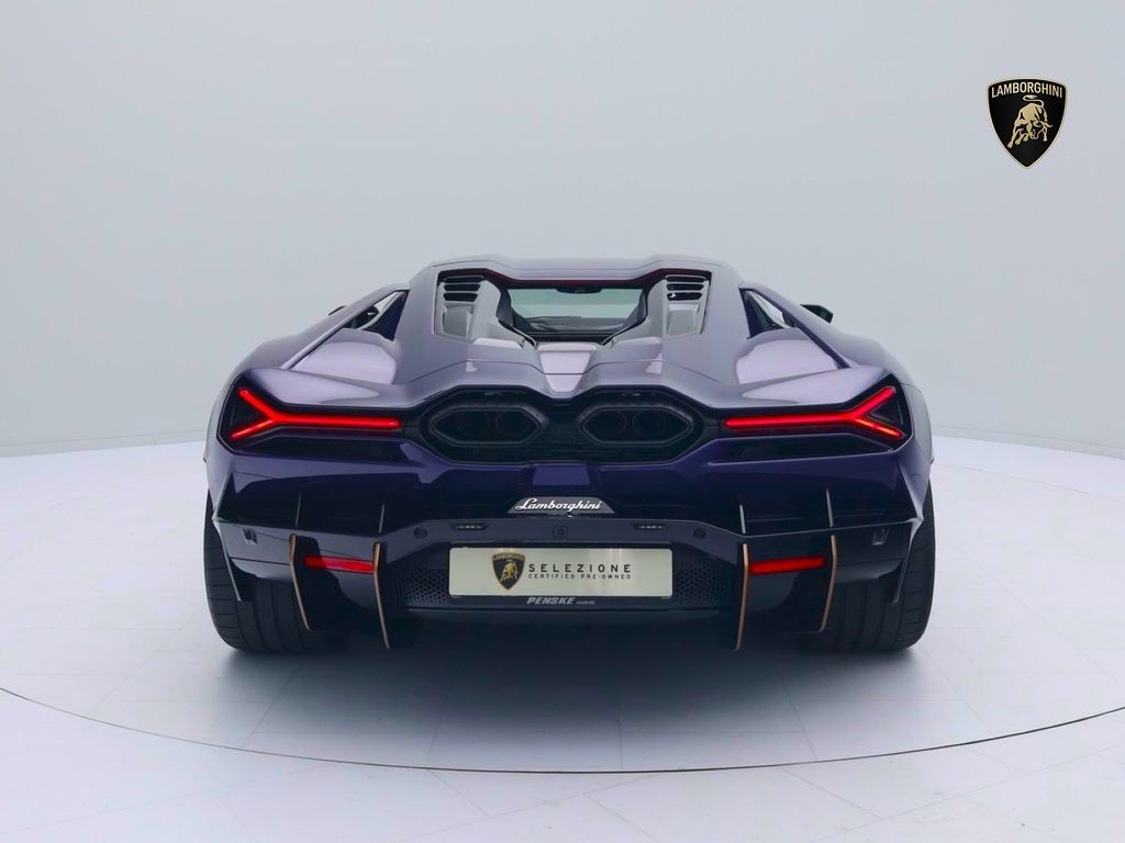 Lamborghini Revuelto 2024