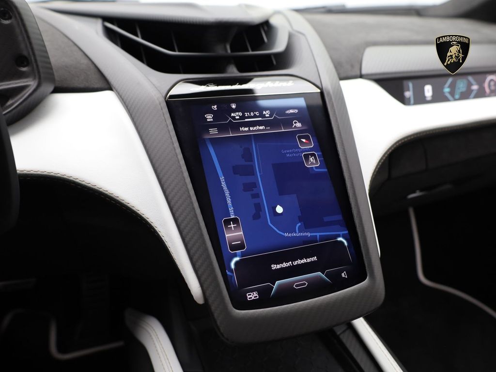 Lamborghini Revuelto 2024