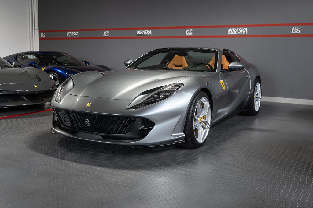 Ferrari 812 2023