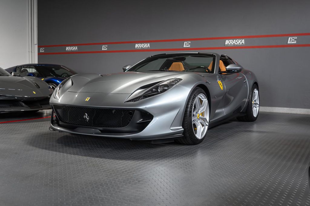 Ferrari 812 2023
