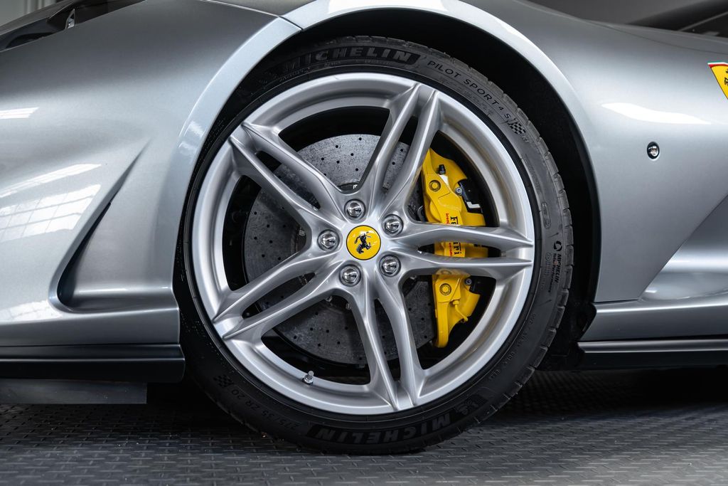 Ferrari 812 2023
