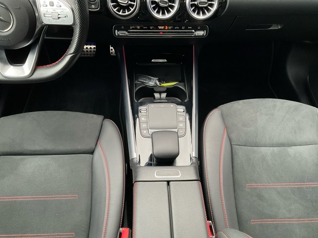 Mercedes-Benz B 220 2023