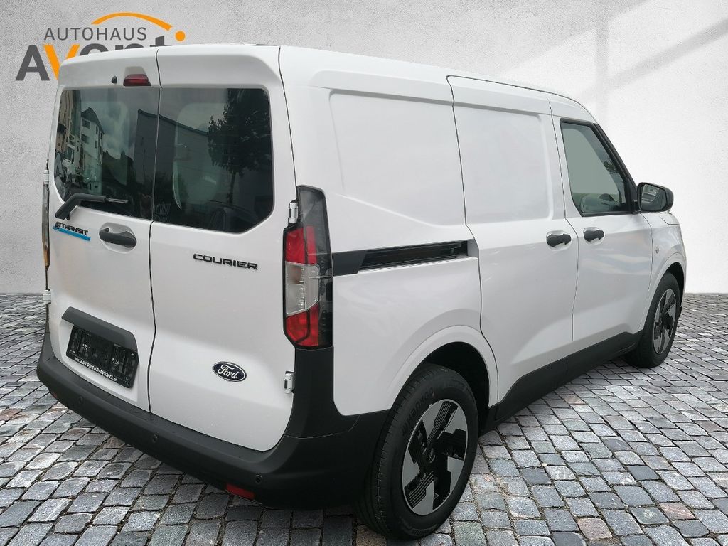 Ford Transit Courier 2025