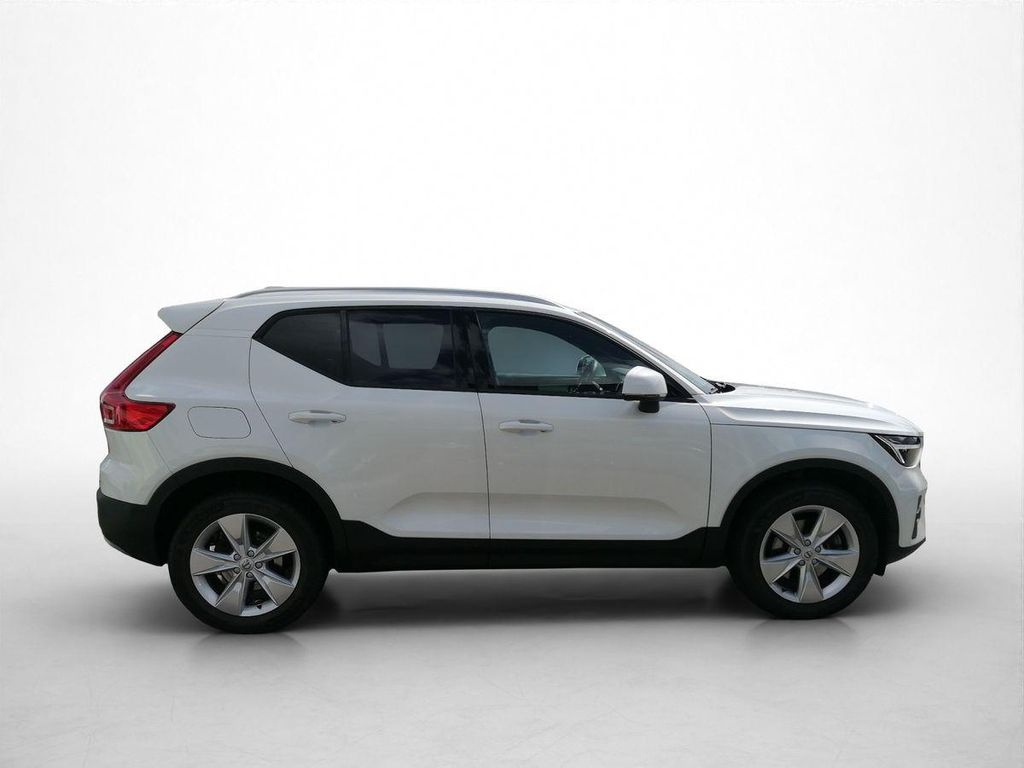 Volvo XC40 2024