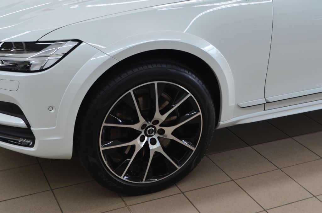 Volvo V90 Cross Country 2019