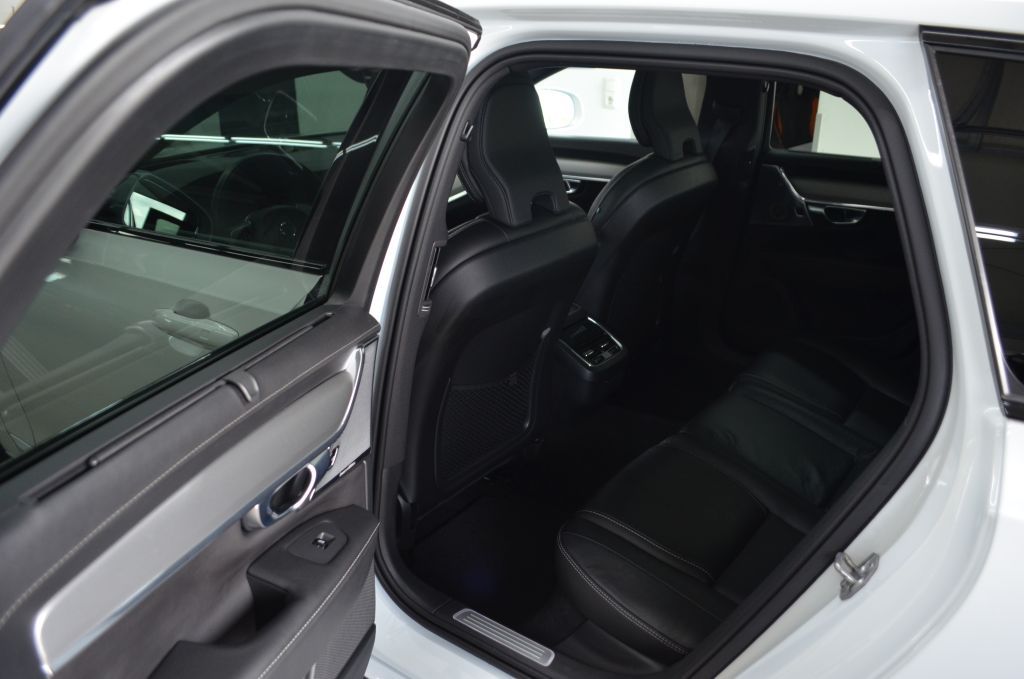 Volvo V90 Cross Country 2019