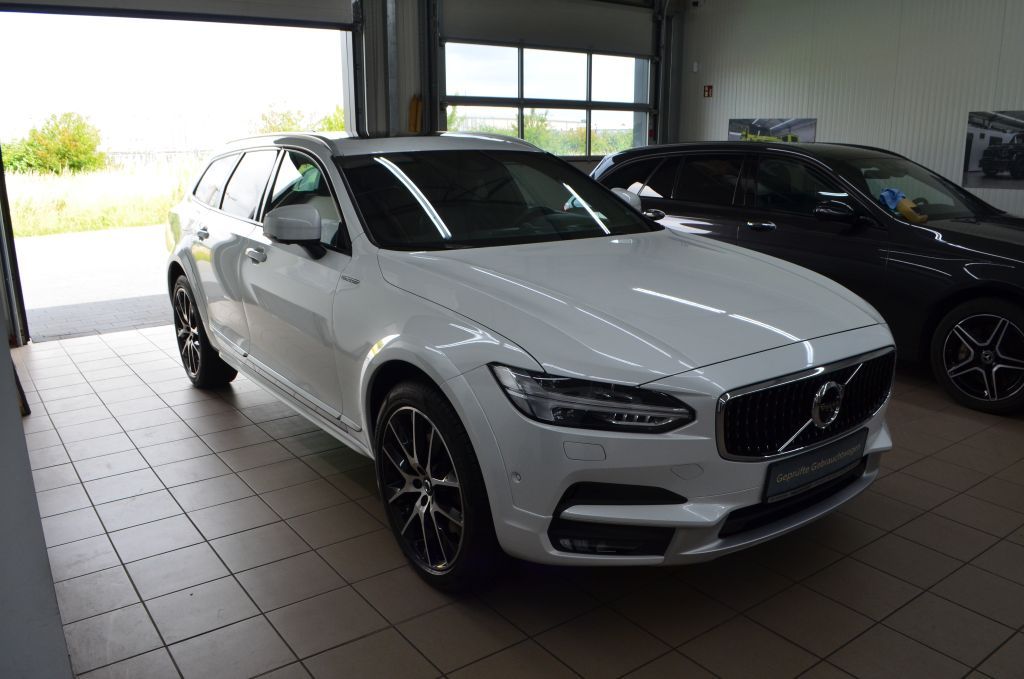 Volvo V90 Cross Country 2019