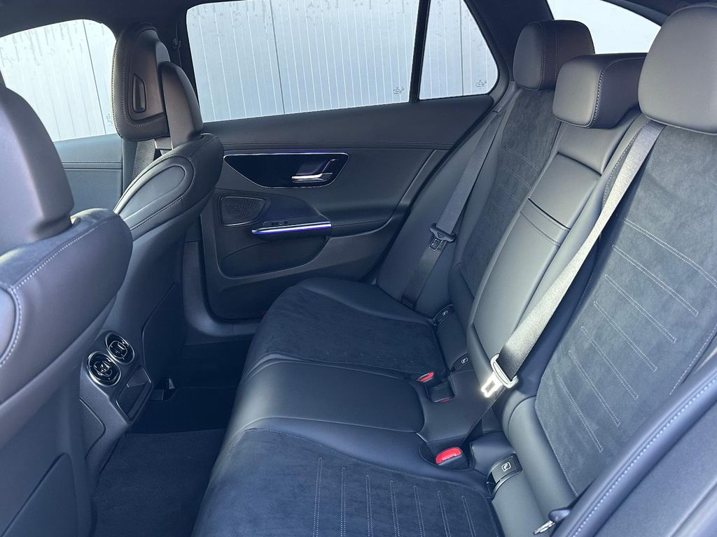 Mercedes-Benz C 200 2025