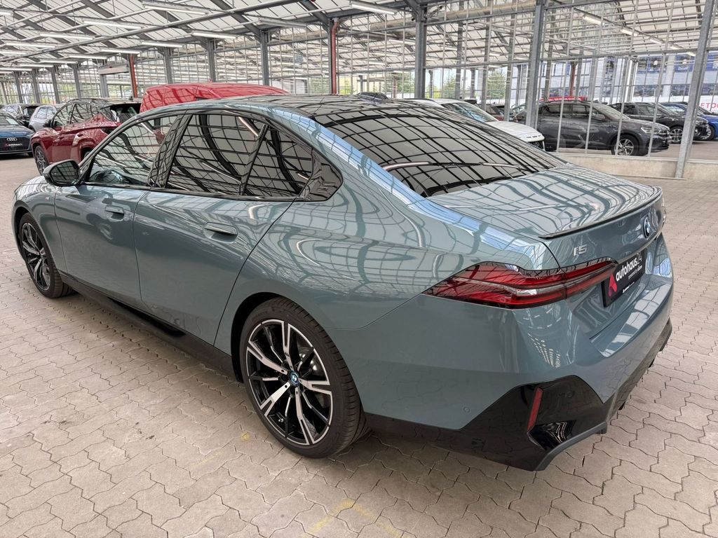 BMW i5 2024