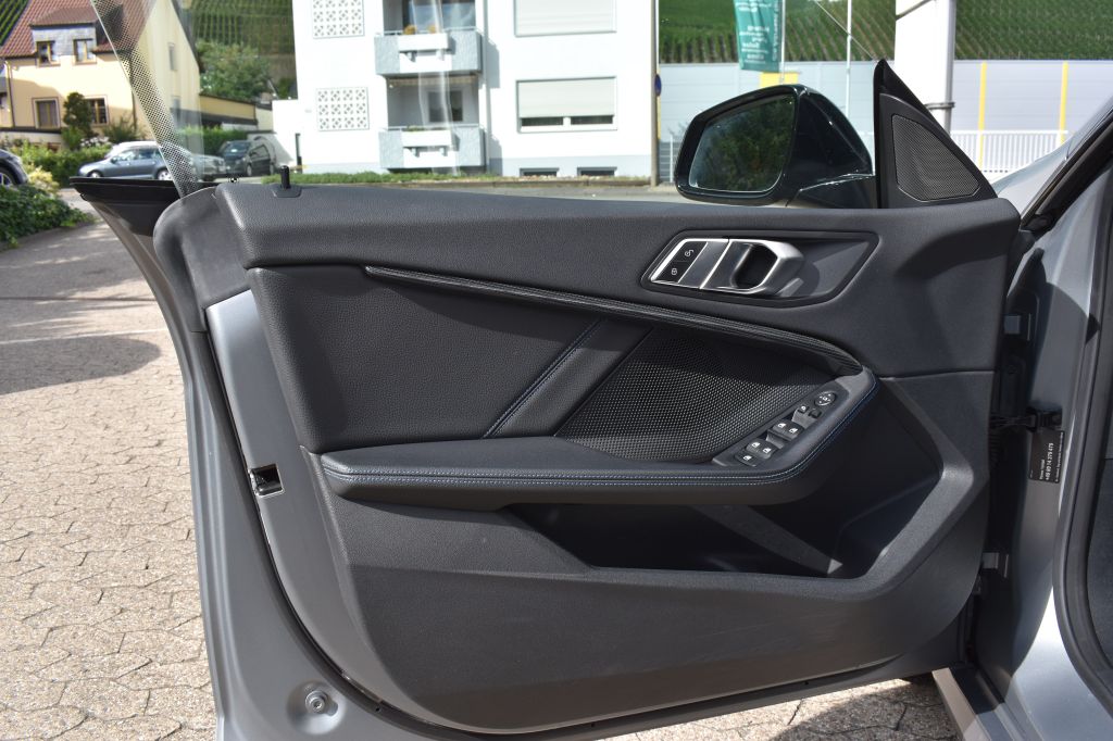 BMW M235 2022