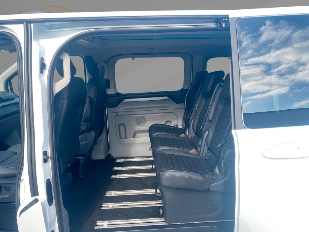 Ford Tourneo Custom 2025