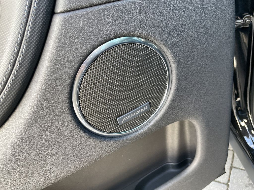 Land Rover Discovery Sport 2025