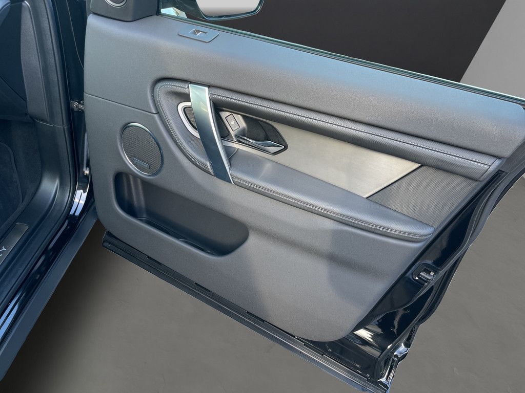 Land Rover Discovery Sport 2025