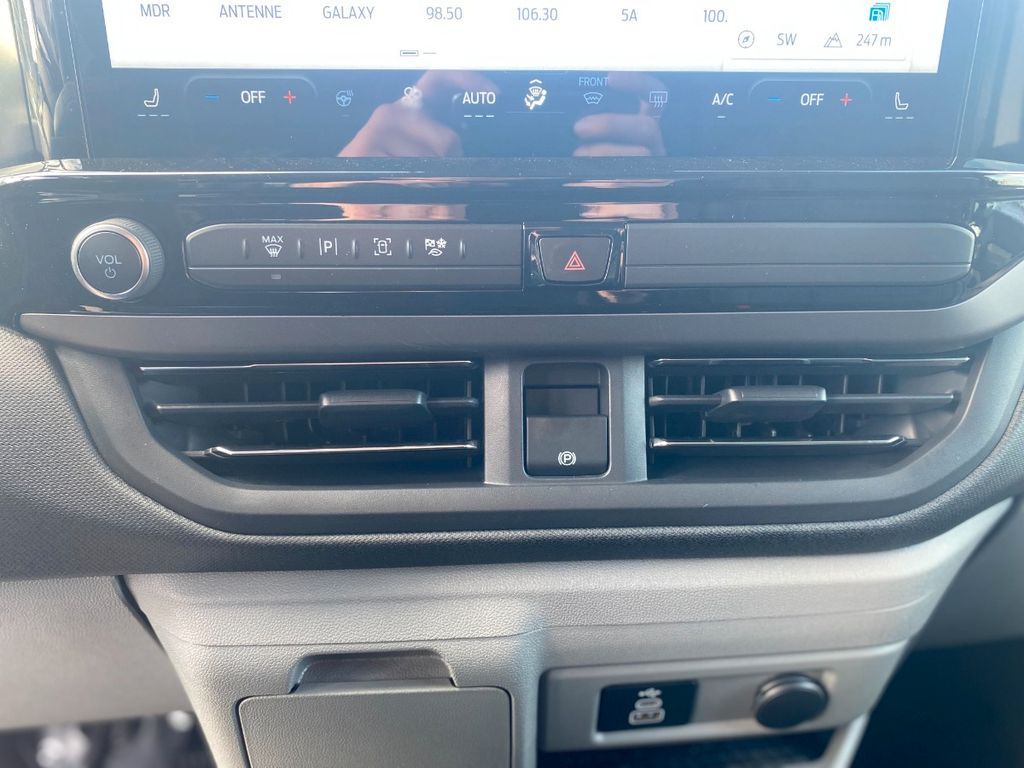 Ford Tourneo Custom 2025