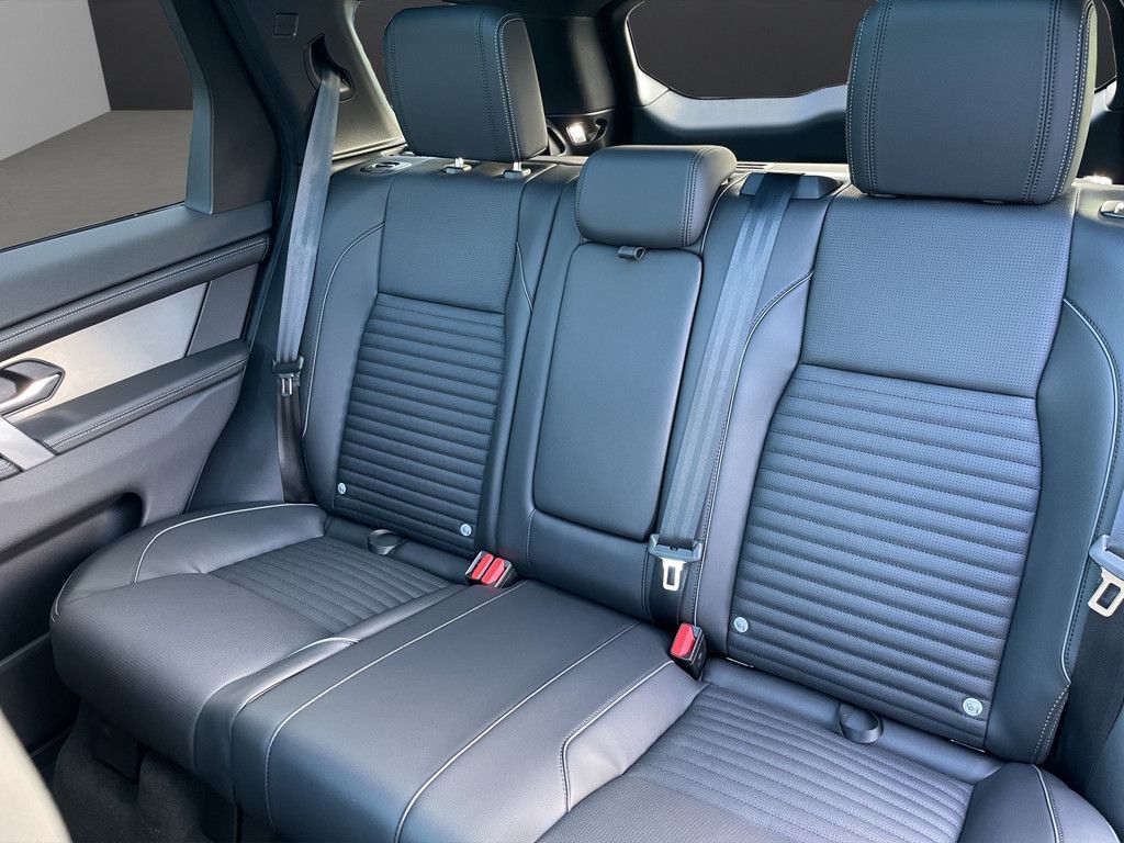 Land Rover Discovery Sport 2025