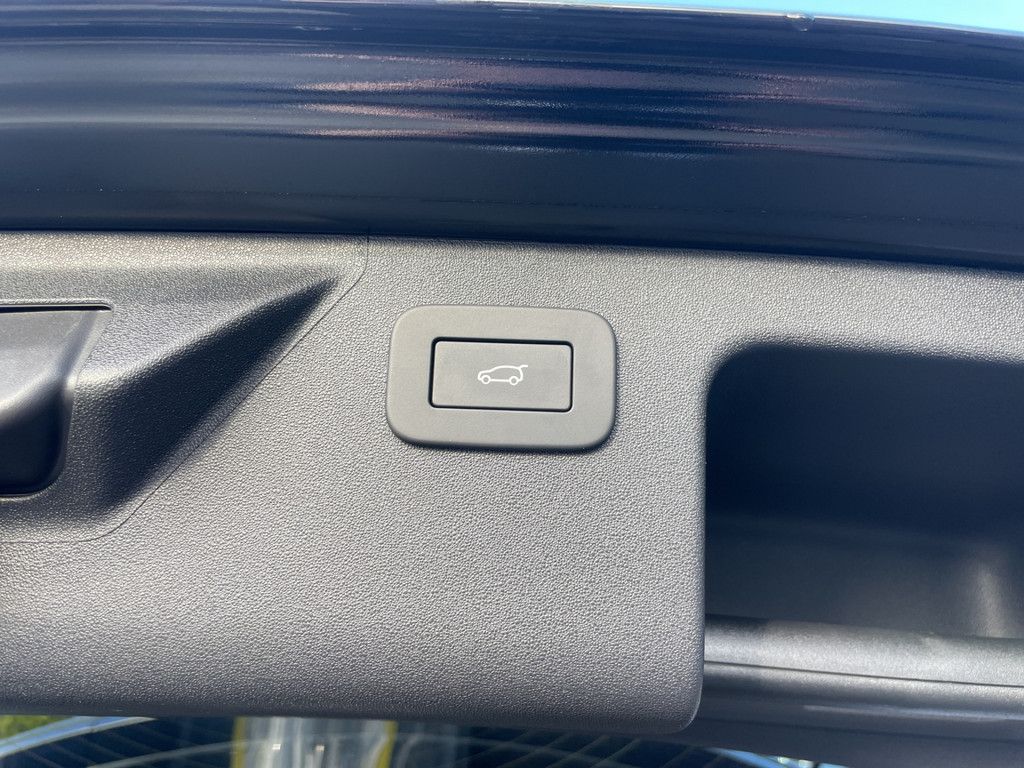 Land Rover Discovery Sport 2025