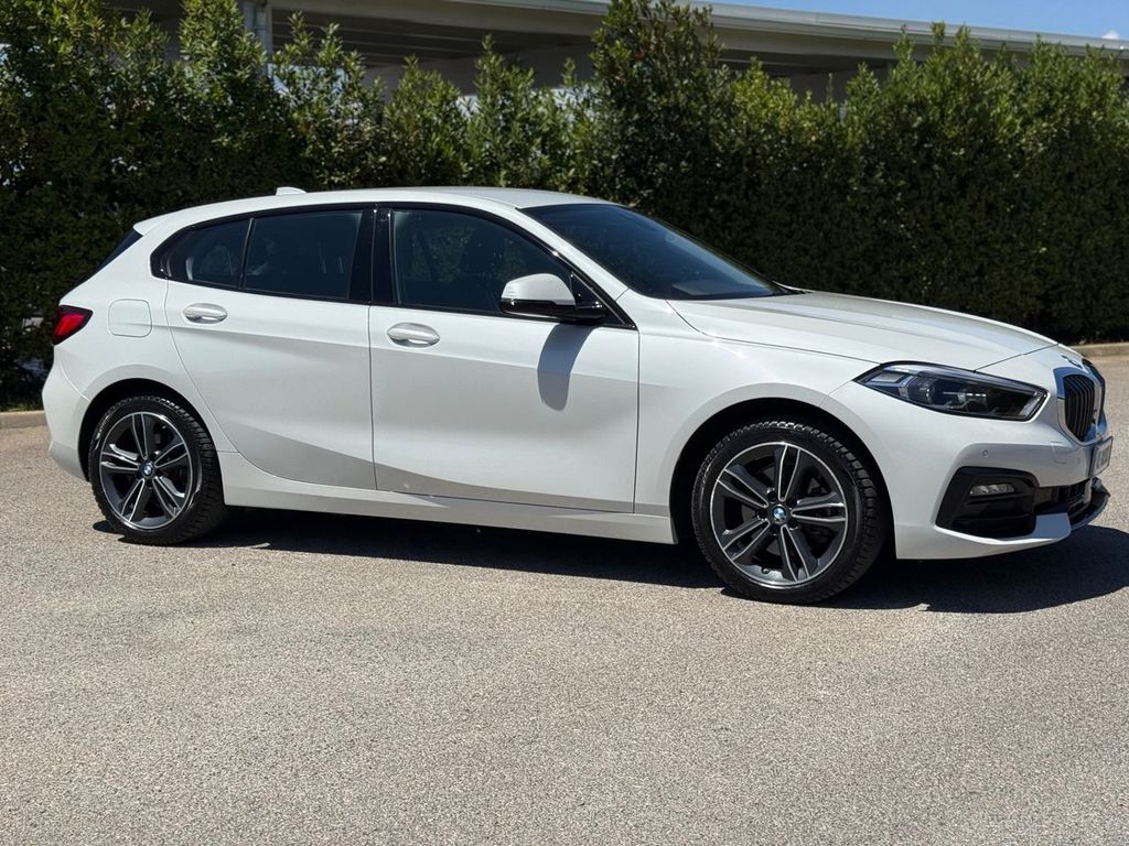 BMW 118 2021