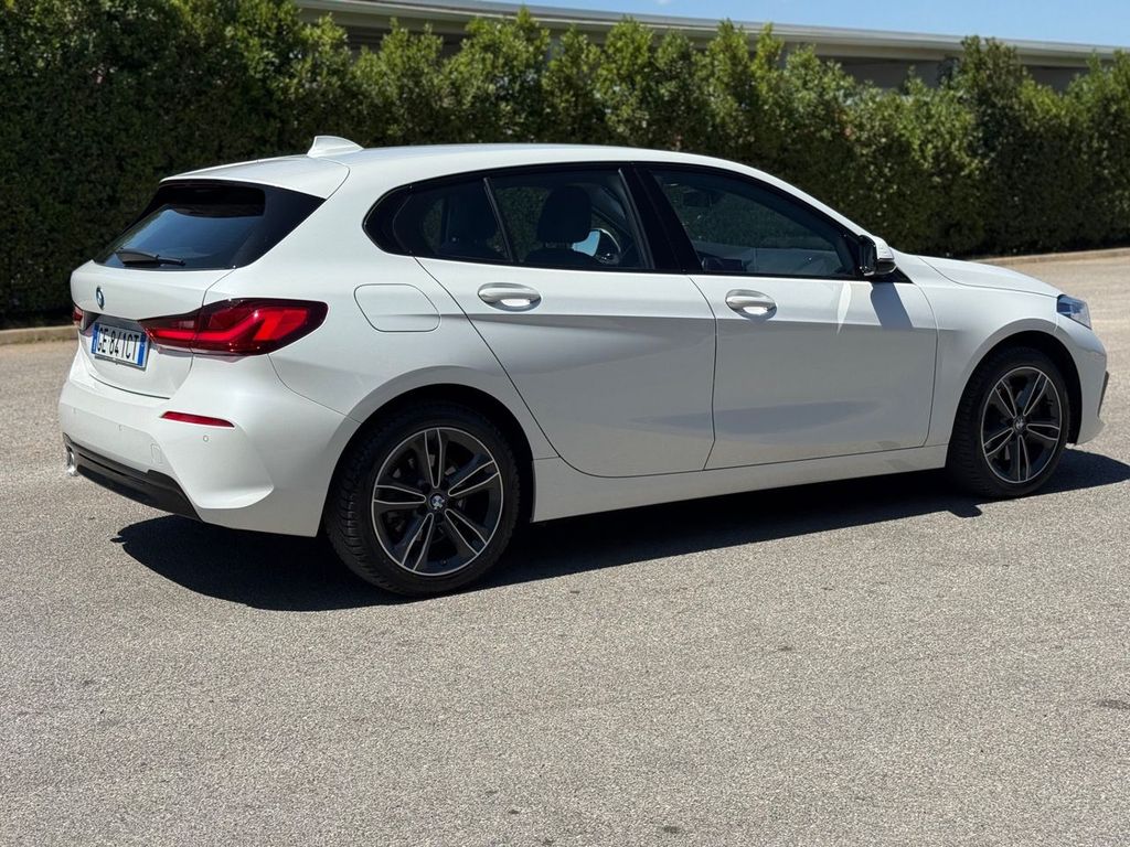 BMW 118 2021