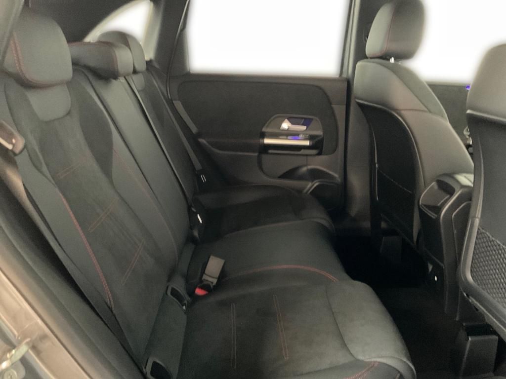 Mercedes-Benz B 220 2023