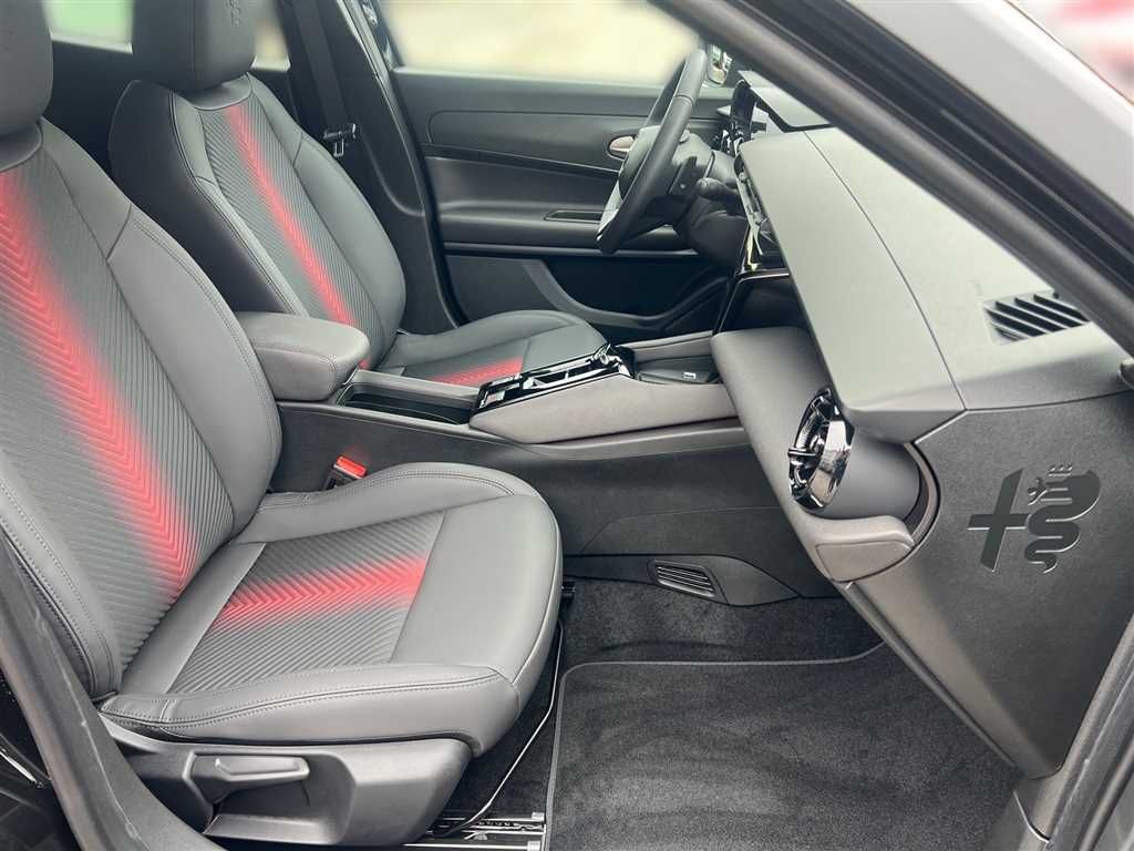 Alfa Romeo Junior 2025