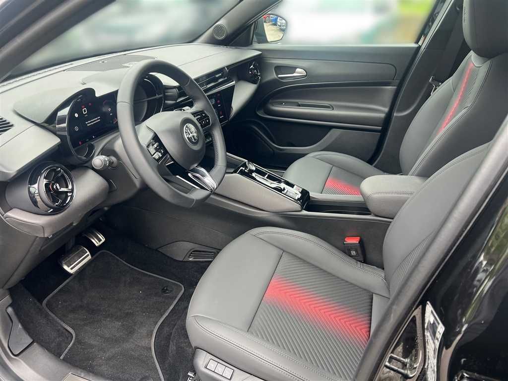 Alfa Romeo Junior 2025