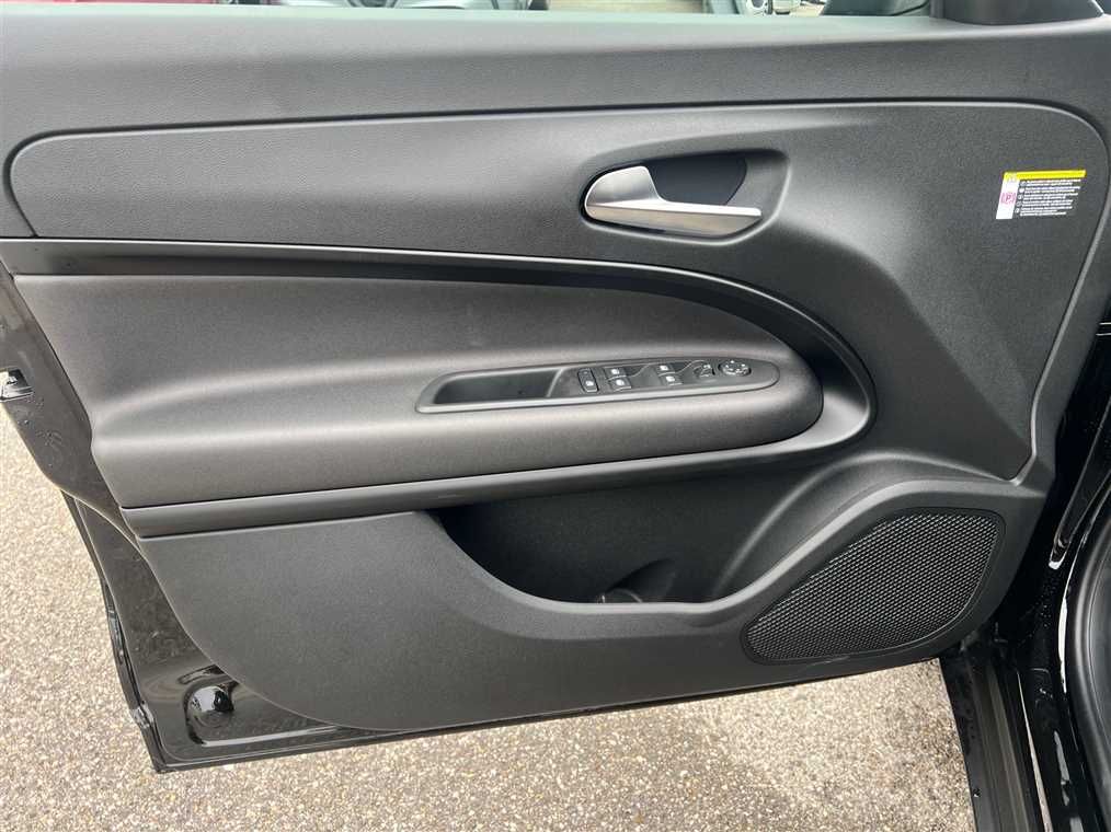 Alfa Romeo Junior 2025