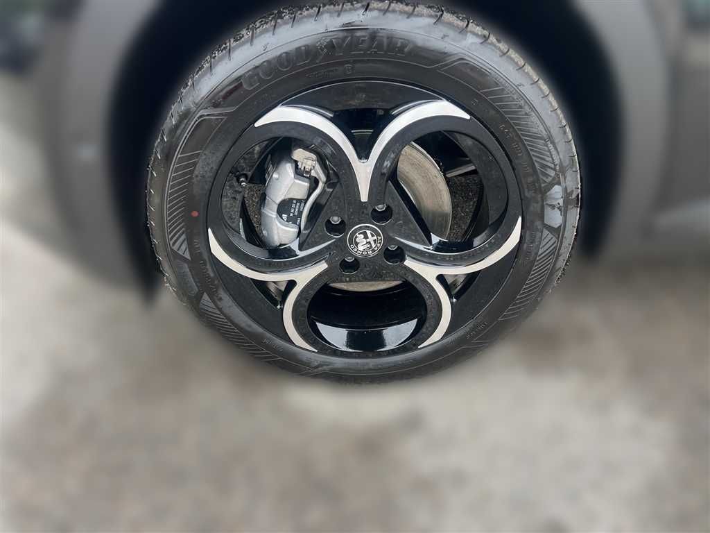 Alfa Romeo Junior 2025