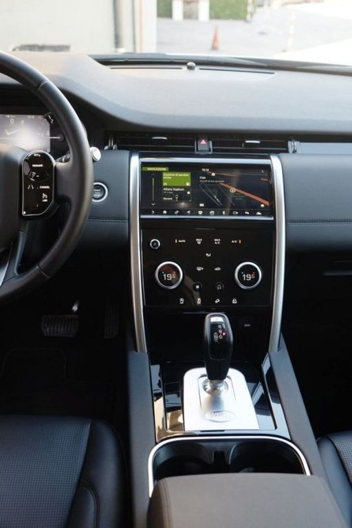 Land Rover Discovery Sport 2019