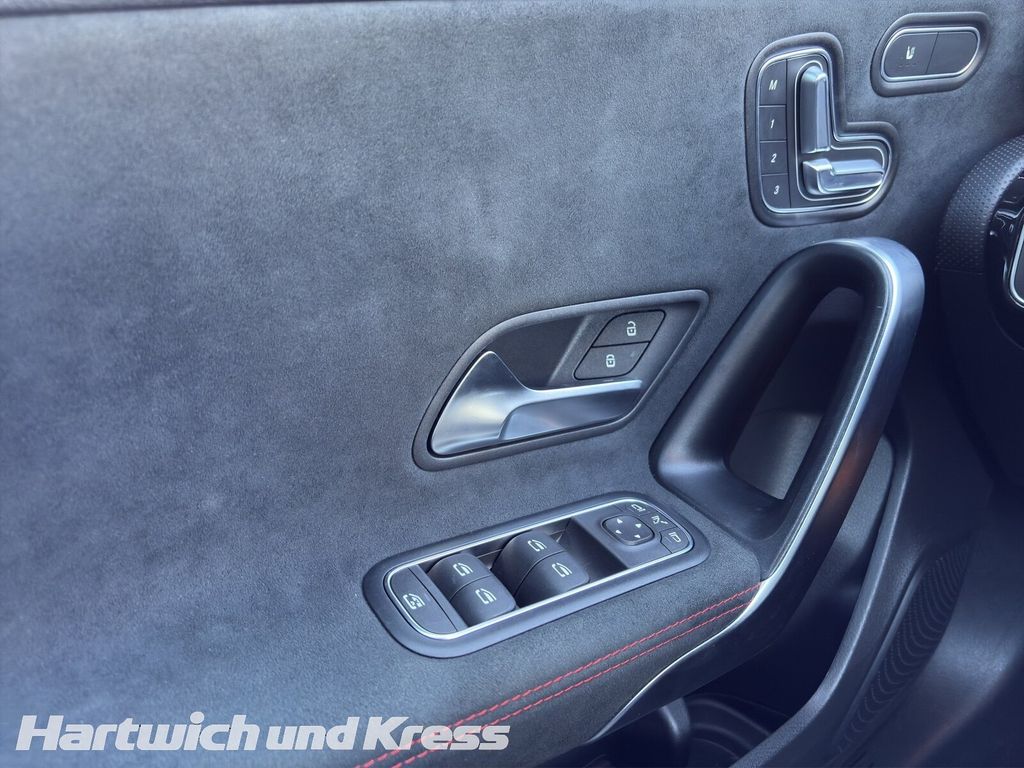 Mercedes-Benz A 180 2024