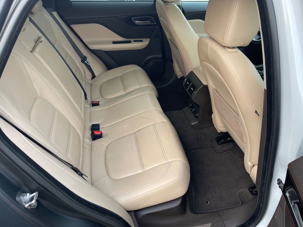 Jaguar F-Pace 2020