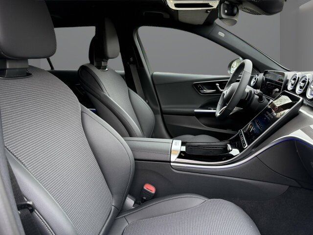 Mercedes-Benz C 200 2025