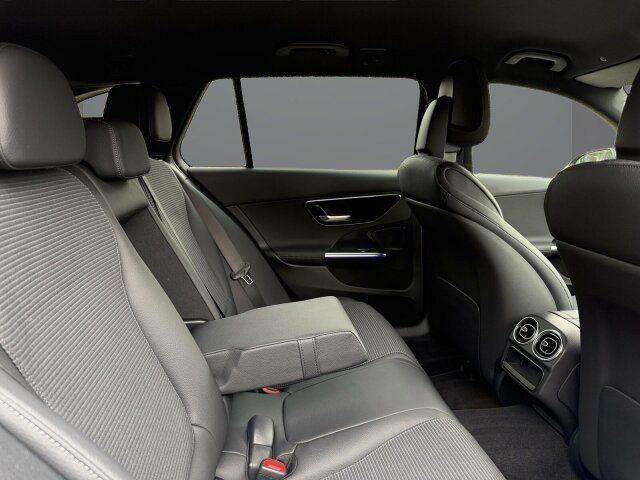 Mercedes-Benz C 200 2025