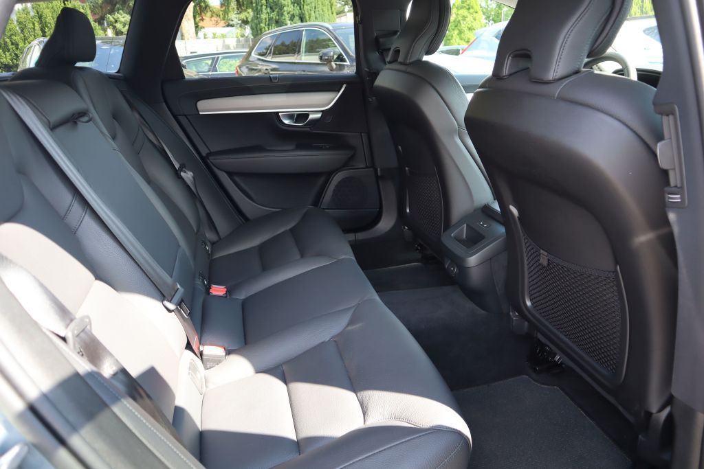 Volvo V90 Cross Country 2022