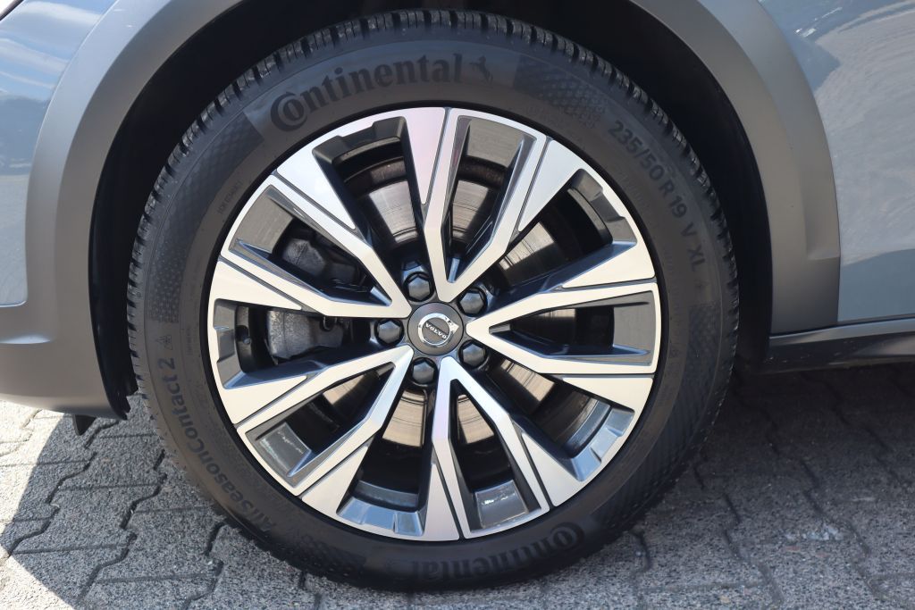 Volvo V90 Cross Country 2022