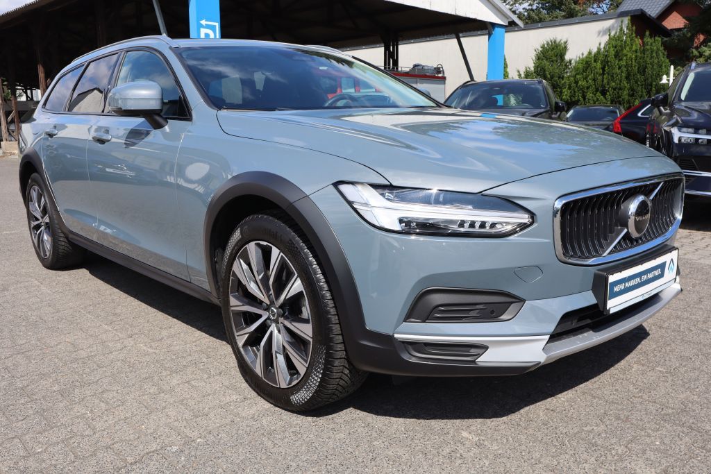 Volvo V90 Cross Country 2022